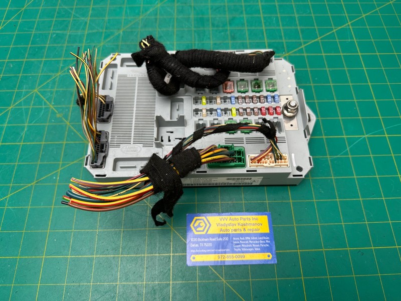 13-15 JAGUAR XF REAR SMART JUNCTION FUSE RELAY BOX OEM