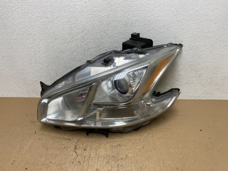 Halogen 2009 to 2014 Nissan Maxima Left Driver LH Side Headlight AE6575 DW