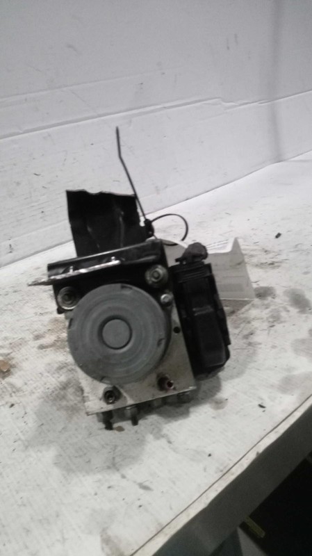 2015 Jeep Cherokee ABS Pump & Motor Assembly OEM 68250690AA 137K Miles