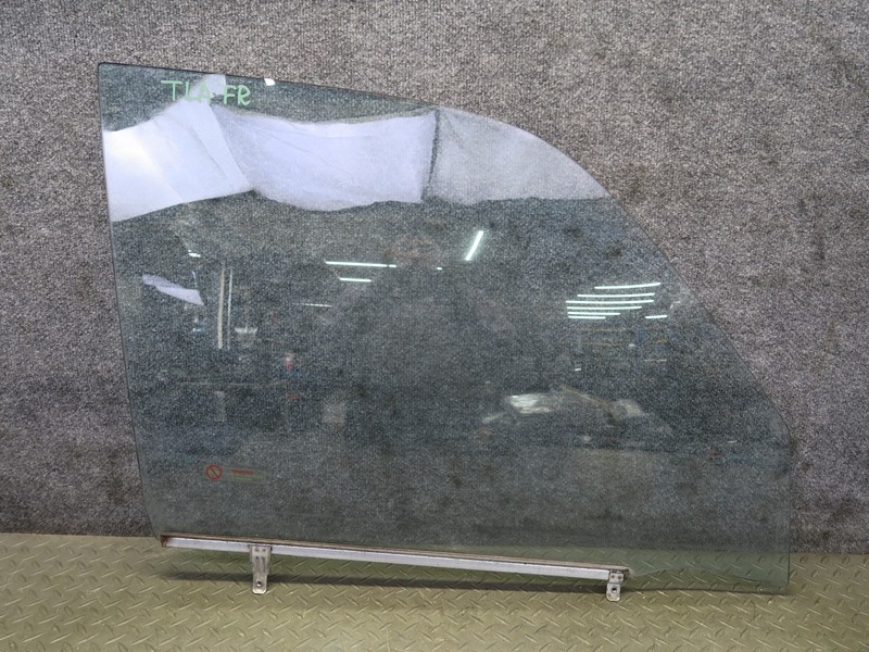 1991-1997 TOYOTA LAND CRUISER FJ80 FRONT RIGHT PASSENGER SIDE DOOR WINDOW GLASS