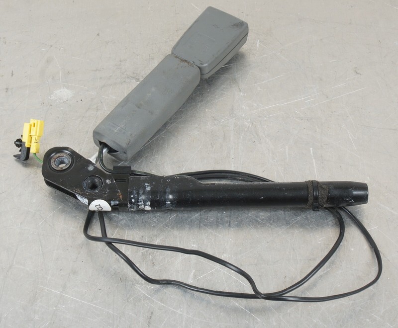 07-13 OEM Mercedes W221 S550 Front Right Passenger Seat Belt Buckle Tensioner