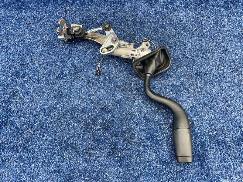 2014-2018 GMC Sierra 1500 Automatic Transmission Column Shifter Lever Gear OEM