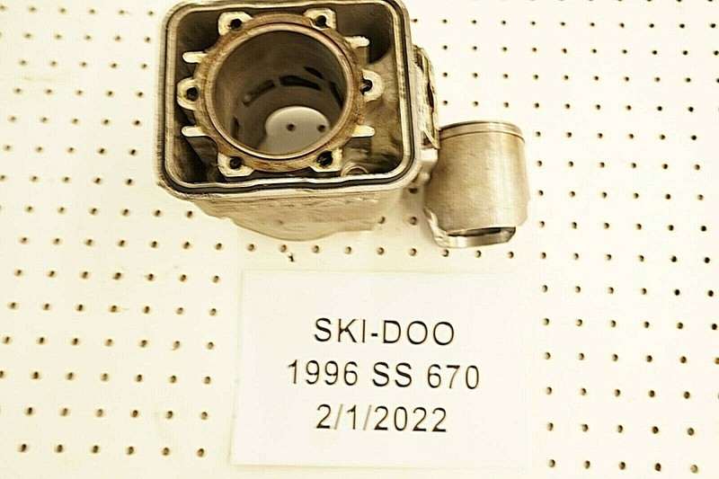Ski-doo Snowmobile Mach I SS 670 Cylinder and Piston 420913542