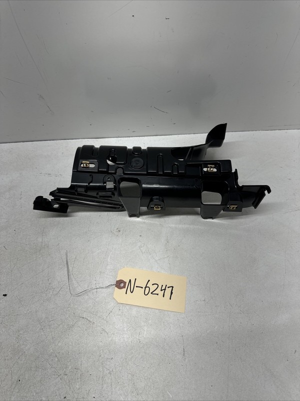 16-20 TESLA MODEL X REAR LEFT SIDE FALCON DOOR OUTER TRIM COVER BRACKET 6247 B72