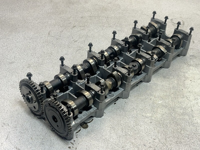04-06 Mercedes Dodge Sprinter T1N OM647 2.7L Engine EX IN Cam Shaft Carrier 160K