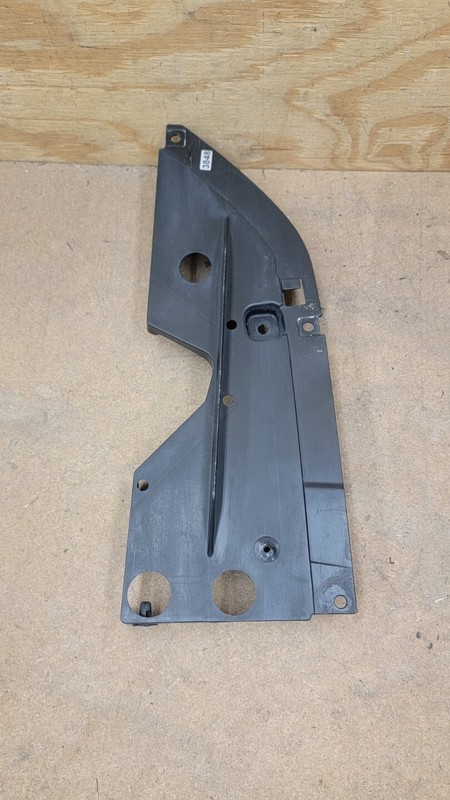 2014 - 2022 TOYOTA 4RUNNER REAR BUMPER RIGHT SIDE LOWER BRACKET DEFLECTOR OEM