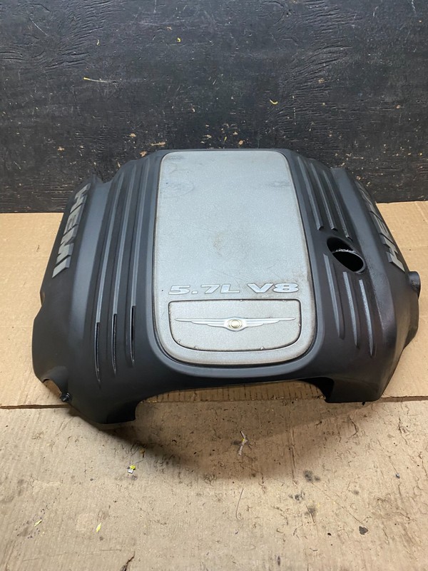 2005 to 2010 Chrysler 300 5.7L V8 Hemi Engine Motor Cover OEM X9596 DG