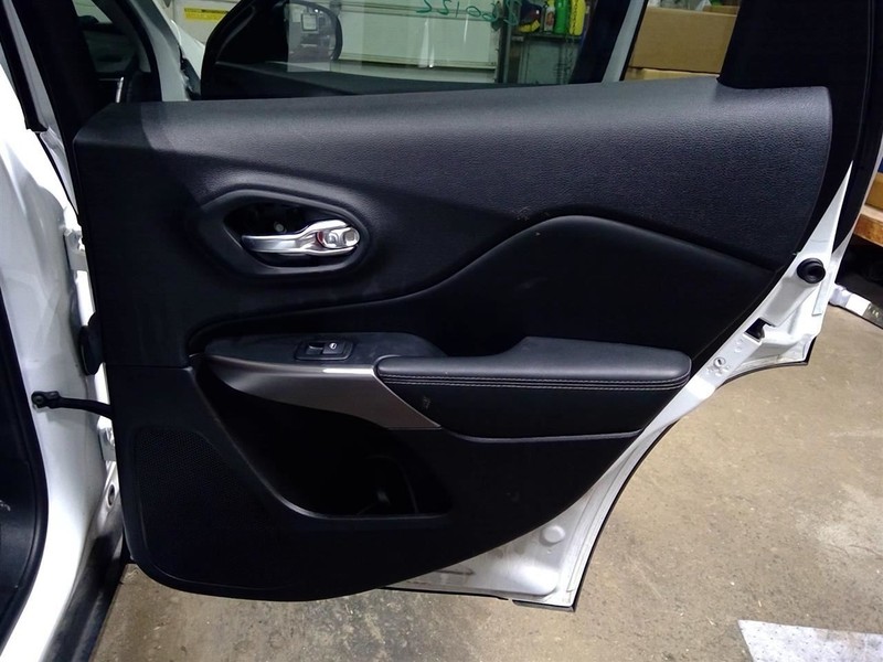 CHEROKEE2022 Passenger Right Rear Door Trim Panel Rear 1774414