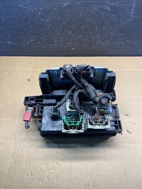 2005 Chrysler 300 Charger Totally Integrated Module Fuse Box AD5048 DG
