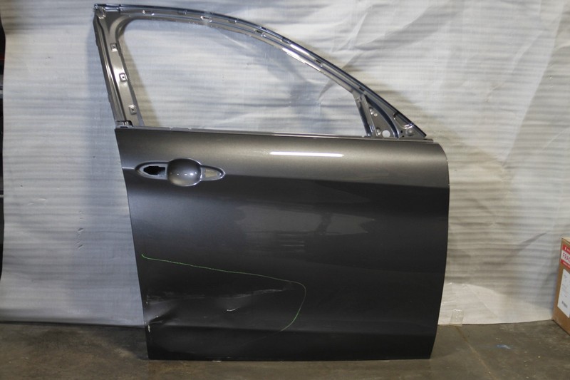 2018-2022 Alfa Romeo Stelvio Front Right Passenger Side Door Shell Oem