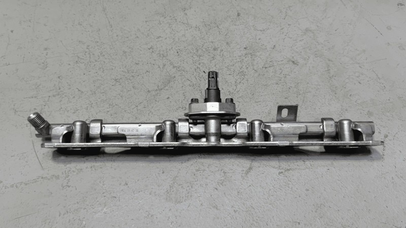 TOYOTA CAMRY 2.5L ENGINE FUEL DELIVERY RAIL PIPE W/ SENSOR OEM 2018-2023