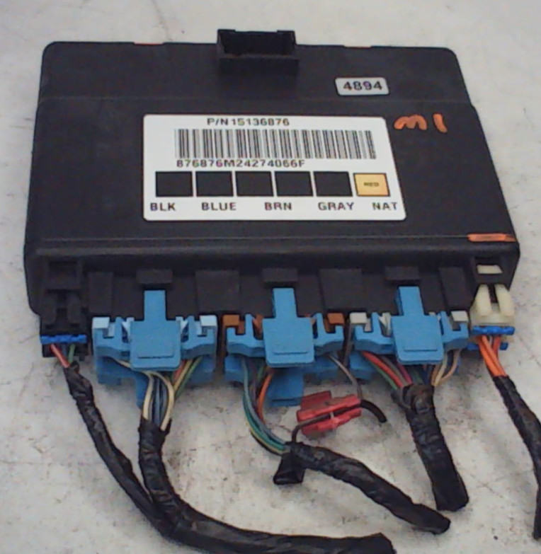 2003-2007 Chevy Express 1500 Body Control Module BCM 15136876 OEM w/ Pigtails