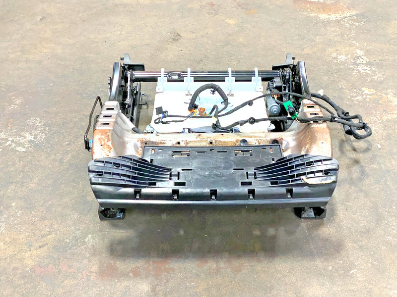 16-23 VOLVO XC90 FRONT RIGHT PASSENGER SEAT LOWER TRACK FRAME OEM #A0.56