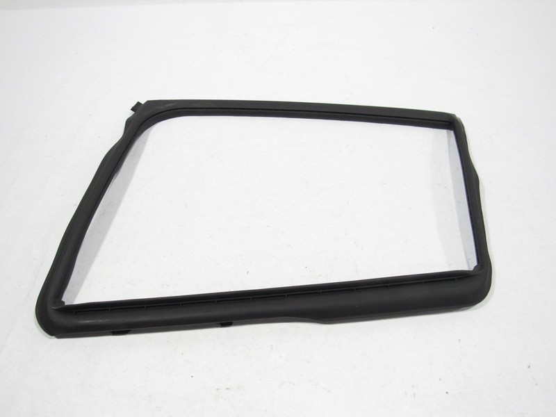 Porsche Panamera 4 2017 Rear Left Driver Door Window Seal Weather Strip 17-23|:O