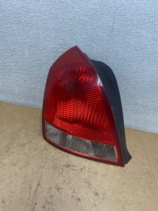 2001-2003 Sedan Hyundai Elantra Left Driver Lh Side Tail Light Oem X7287 DW