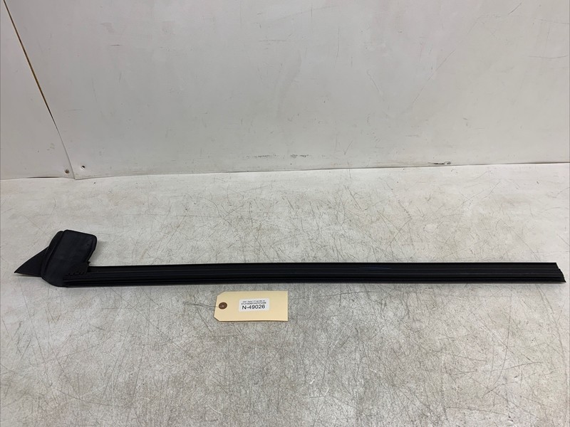 20-23 Tesla Model Y Front Left Driver Door Window Inner Belt Seal OEM 49026 U8