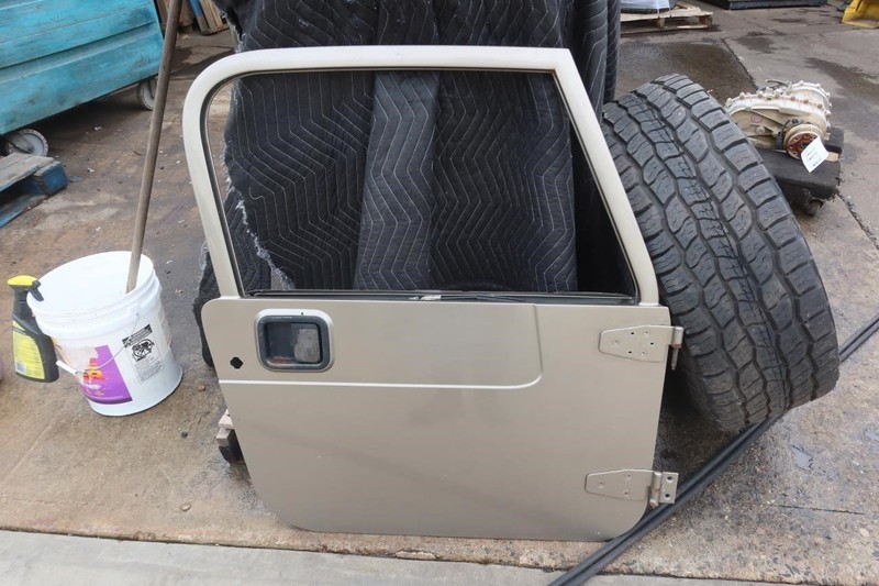 1997-2006 Jeep Wrangler TJ LJ OEM Full Door Right RH Passenger 55176536