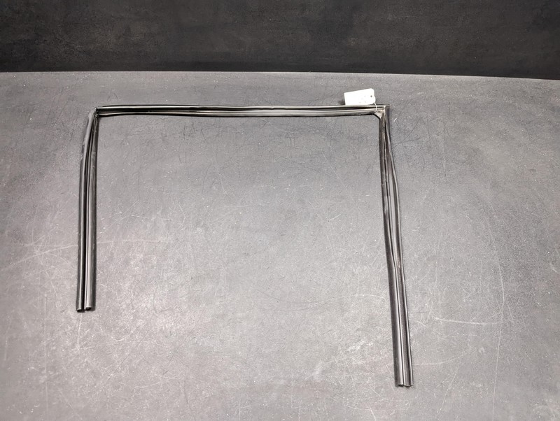 Front Left Door Window Glass Run Channel 2022 Cadillac CT4 2020 2021