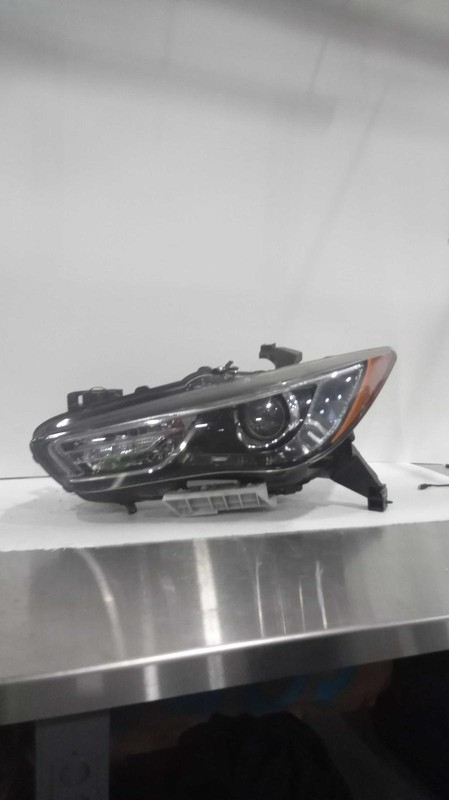 2019 INFINITI QX60 Left Headlight Assembly Black OEM 677740 93K Miles
