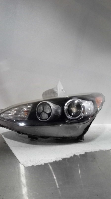 2017 KIA Sportage Left Headlight Assembly Black 630483 Used 27K Miles