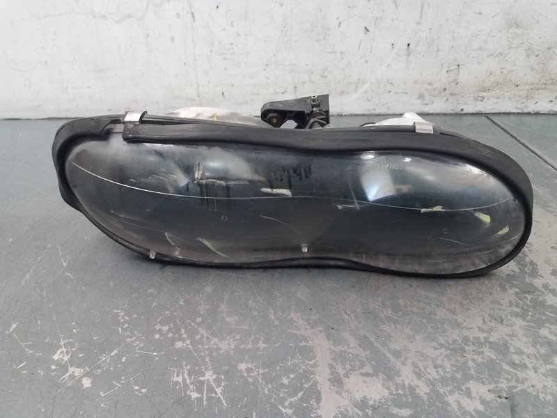 2001 Chevy Camaro Z28 Right Passenger Head Light - * #6779 Y2