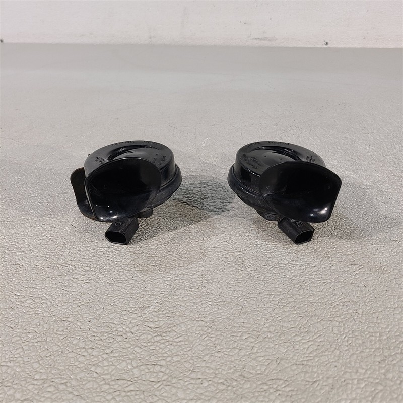 03-10 Porsche Cayenne High & Low Tone Horn Signal Alarm Pair Set Oem Aa7483