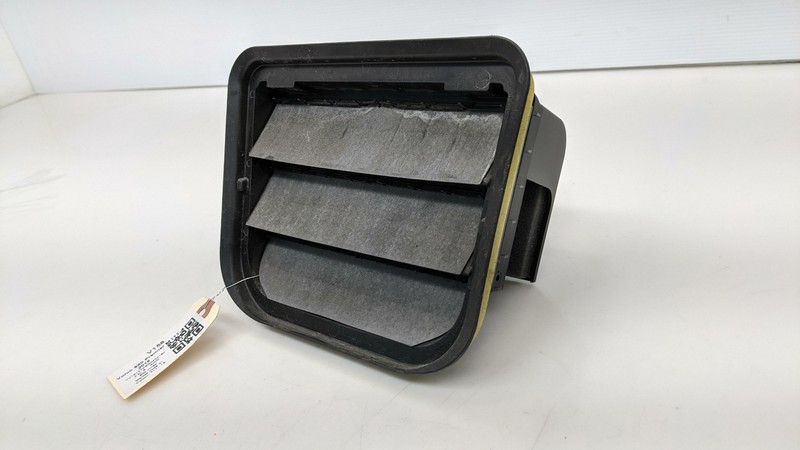 Rear Left Quarter Pressure Vent Grille 2016 Volvo S60 31418702 2011 - 2017 2018