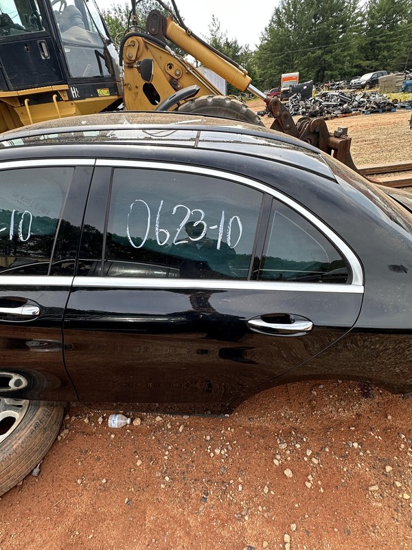 2015-2021 MERCEDES C300 W205 REAR LEFT DRIVER SIDE DOOR OEM BLACK 040U