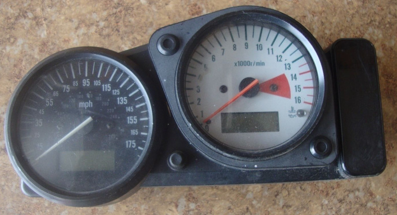 2000 Suzuki GSX-R600 GSXR6 R6 Speedometer Cluster Tachometer Gauge Speedo M10
