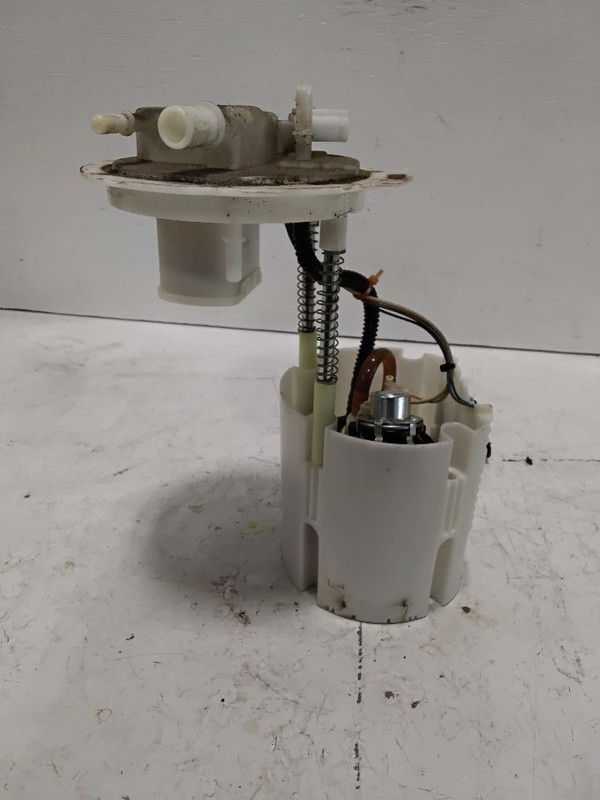 2015-2016 Chrysler 200 Sedan Fuel Pump Assembly 2.4L w/o Flex Fuel