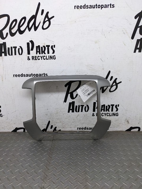2014-2018 SILVERADO SIERRA DASH SCREEN RADIO CLIMATE TRIM BEZEL GRAY OEM 1177410