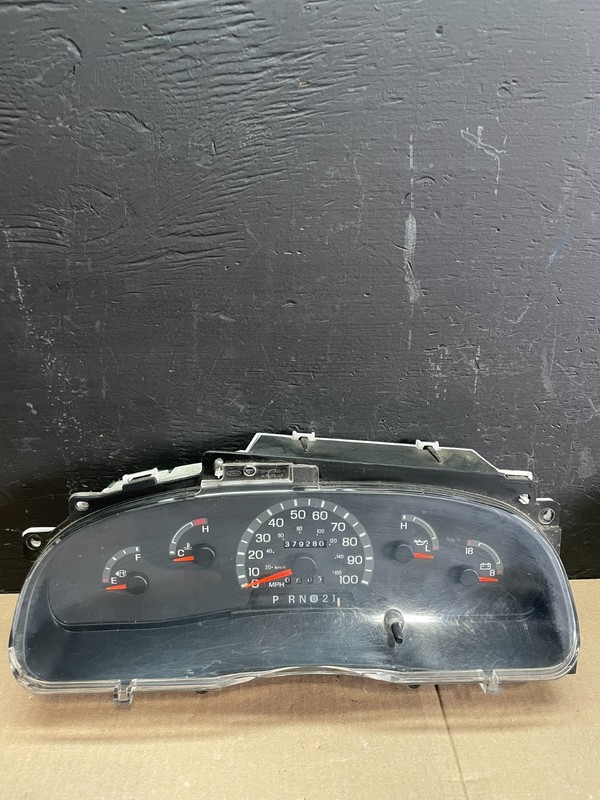 1999 to 2000 Ford E150 E250 E350 VAN Gauge Speedometer Cluster AB7832