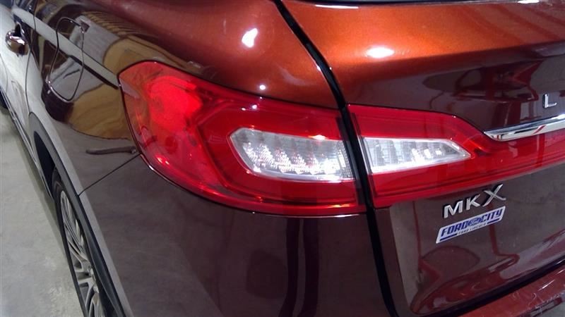 2016-2018 Lincoln MKX Driver Left Tail Light Lamp Quarter Mounted FA1Z13405C OEM