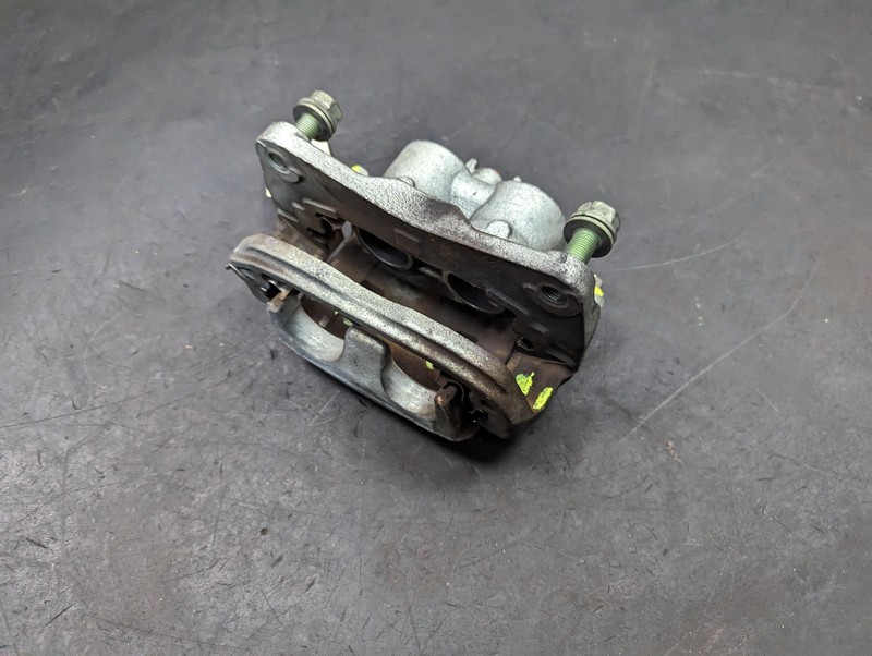 Front Left Brake Caliper 2022 Toyota GR86 SU003-10502 2023