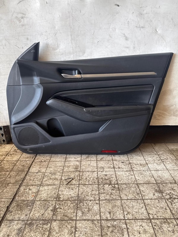 Front Door Trim Panel NISSAN ALTIMA Right 21 20 19