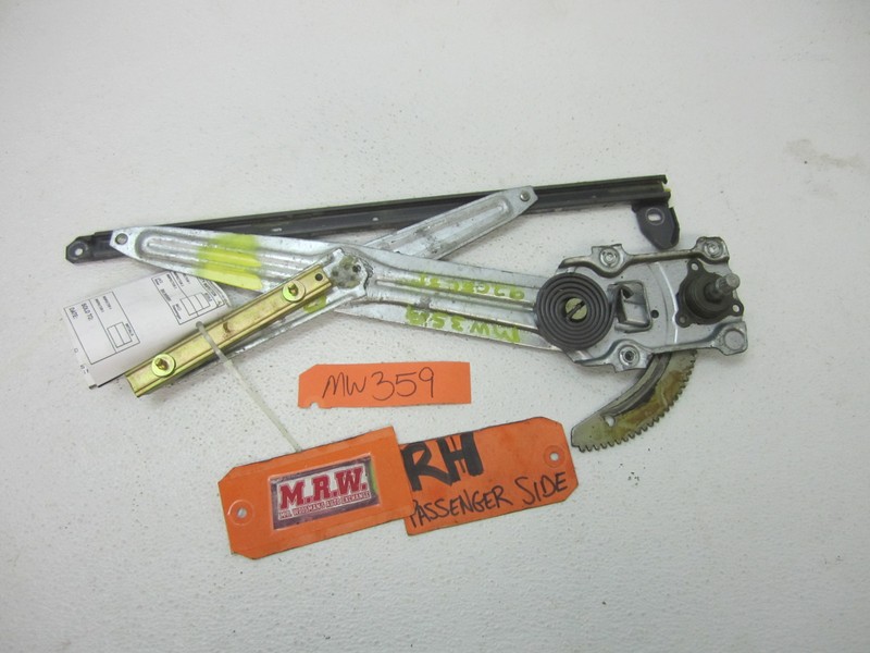WINDOW REGULATOR MANUAL DOOR GLASS PASSENGER SIDE fits 90 91 92 93 TOYOTA CELICA