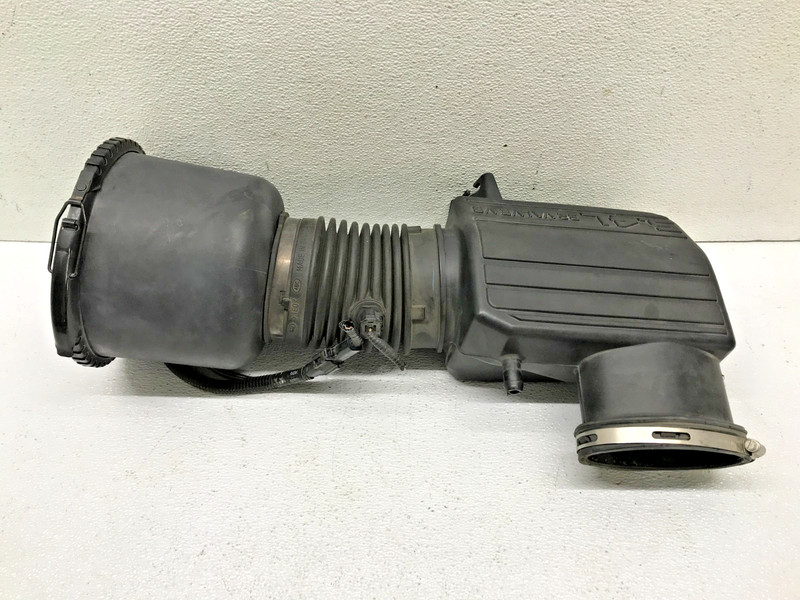 1999-01 Lincoln Navigator 5.4L Air Cleaner Filter Outlet Duct Intake Hose