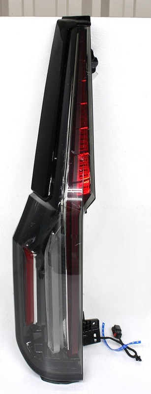 OEM Left Driver Side LED Tail Lamp For Cadillac Escalade ESV 87866702 Lens Marks