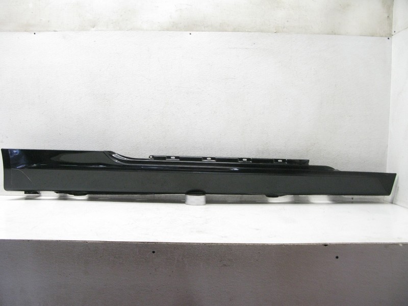 04-07 BMW E63 E64 ROCKER PANEL GUARD SKIRT COVER RIGHT OEM 040523
