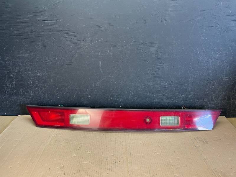 1998-2002 Honda Accord Coupe 2-Door Center Single Tail Light Oem AD8484 DG