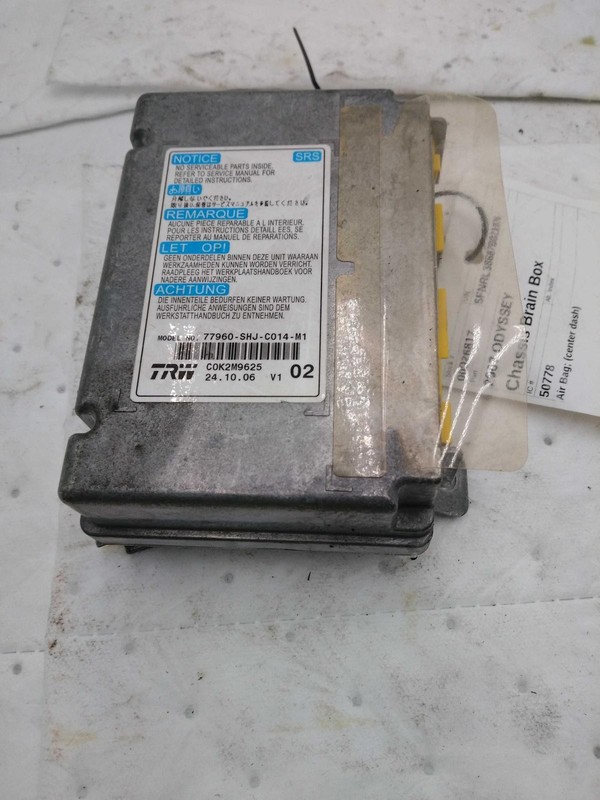 Used Air Bag Module fits: 2007 Honda Odyssey Air Bag center dash Grade A