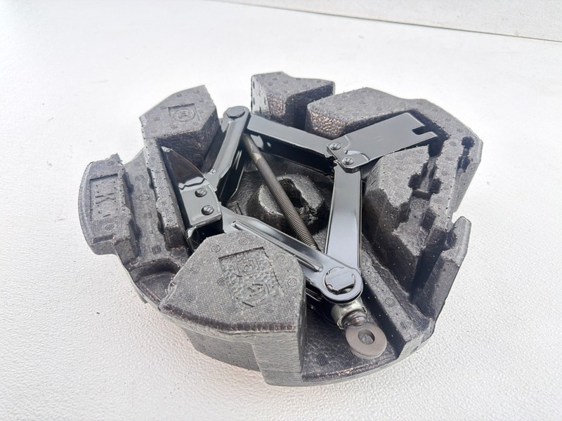 2019-2024 SUBARU FORESTER REAR SPARE TIRE JACK LIFT TOOL W/FOAM STORAGE OEM