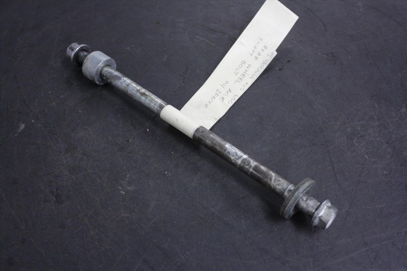 98 YAMAHA XVS 650 V-STAR REAR WHEEL AXLE SHAFT BOLT WITH SPACER XVS65