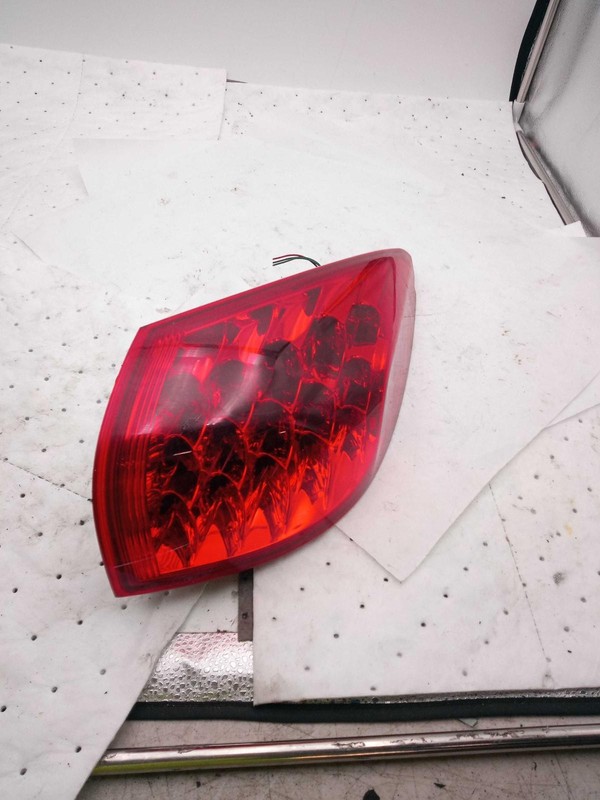 2017 INFINITI QX50 Right Tail Light Assembly Silver OEM 305887 91K Miles