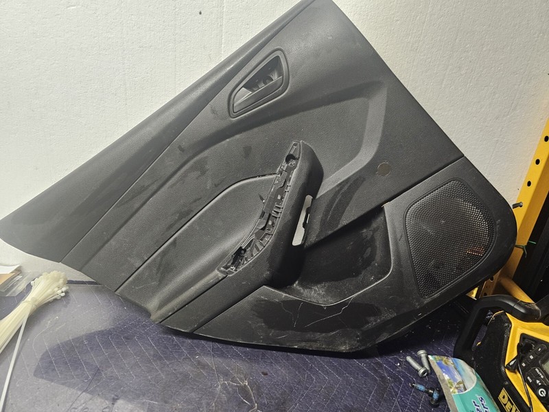2015-2018 FORD FOCUS LEFT REAR DOOR PANEL ASSEMBLY OEM Manual Crank