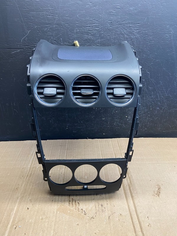 2010 - 2012 Mazda CX-7 Radio Dash TrimClimate ControlBezel W/Ventad7187 DG