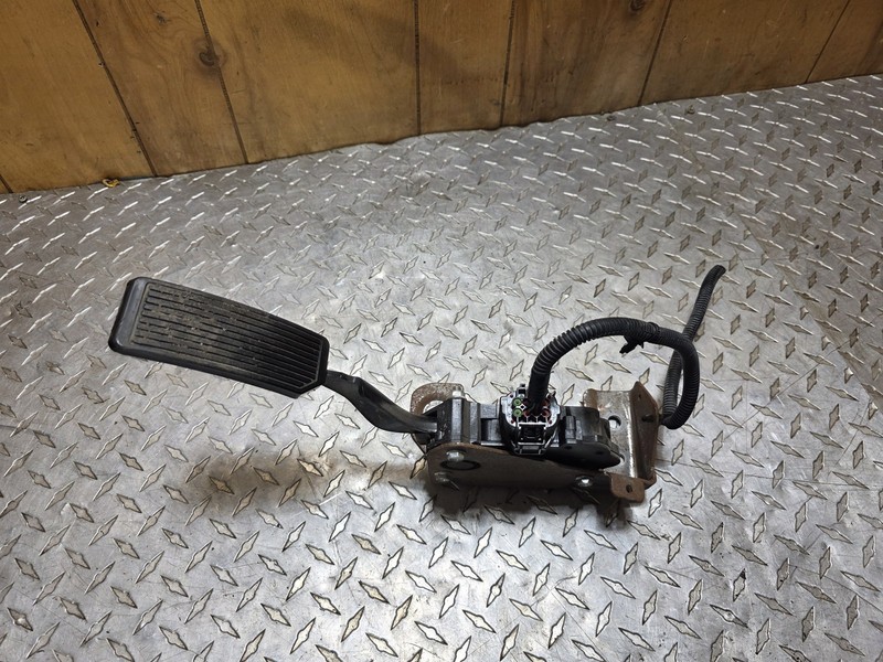2004-2015 NISSAN ARMADA ACCELERATOR GAS PEDAL POSITION SENSOR 18002-ZW00B OEM