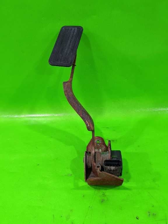 03 04 05 06 SIERRA 2500HD GAS ACCELERATOR PEDAL OEM 3973-4