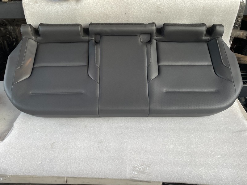 2015-2019 VOLKSWAGEN GOLF REAR LOWER BENCH BOTTOM SEAT CUSHION BLACK