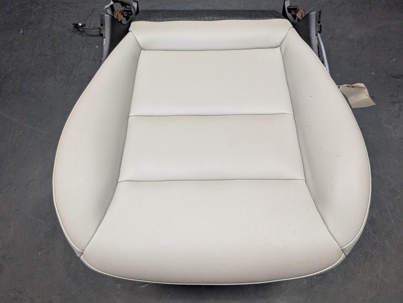 Front Left Seat Lower Cushion w/ Frame 2021 Cadillac XT4 2022 2023